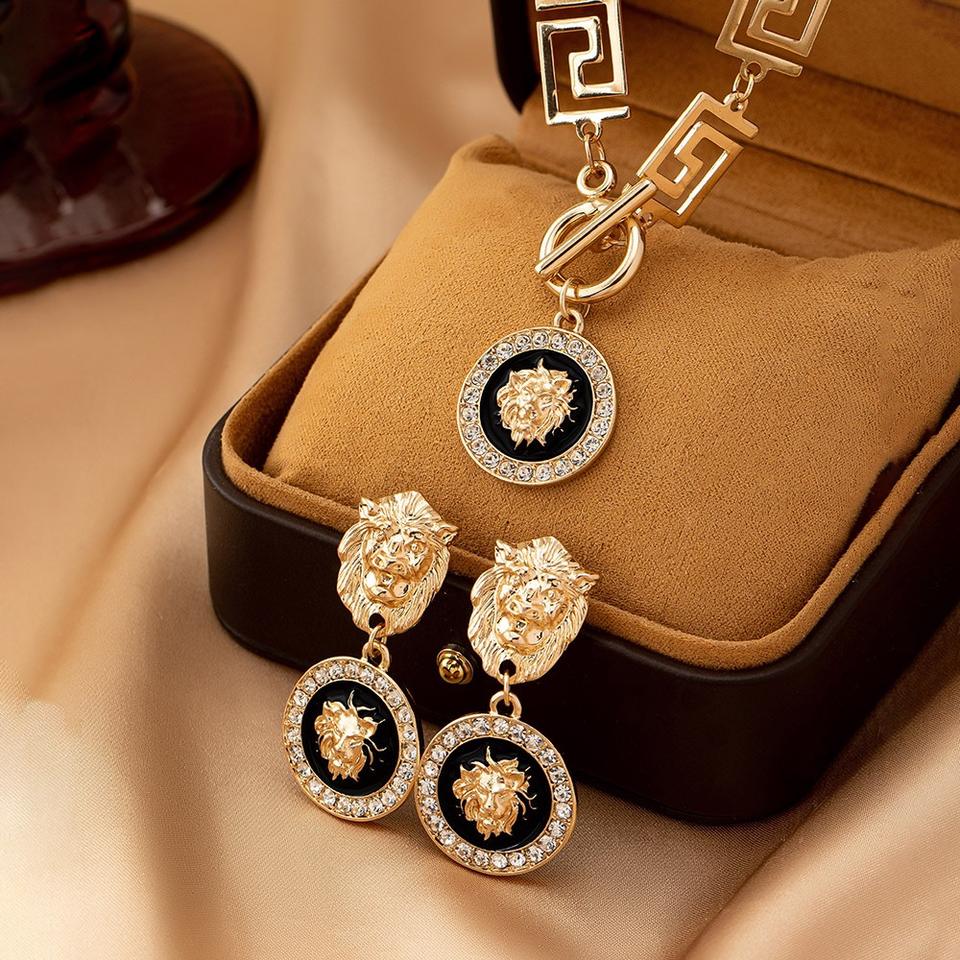 Vintage Goldplattiertes Löwenkopf Schmuckset – Halskette & Ohrringe (inkl. Schmuckbox)