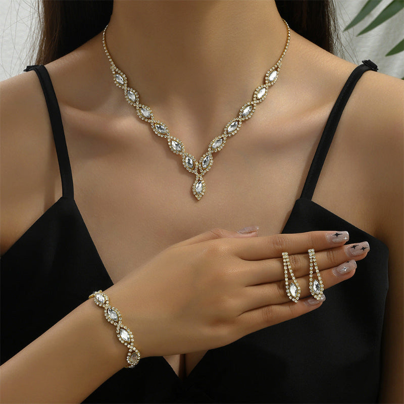 Silber plattiert Schmuckset – Light Wave Design mit Rhinestones  Elegantes Braut- & Hochzeitsschmuck Set in luxuriöser Geschenkbox