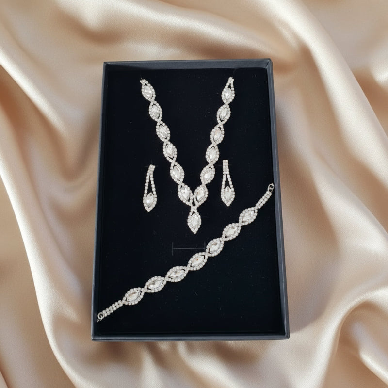 Silber plattiert Schmuckset – Light Wave Design mit Rhinestones  Elegantes Braut- & Hochzeitsschmuck Set in luxuriöser Geschenkbox