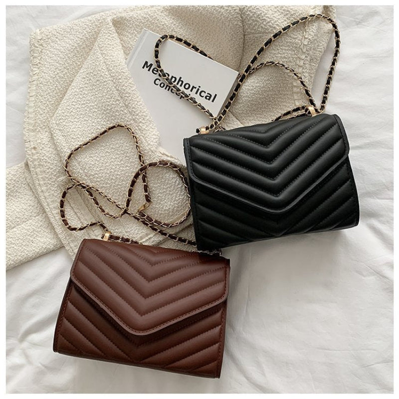 Designer Damen Handtasche – Crossbody Bag mit Kettenklappe